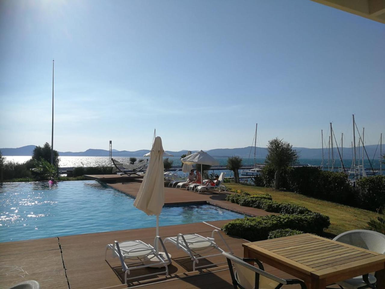 Egesu Marina Guest House Gulluk Extérieur photo